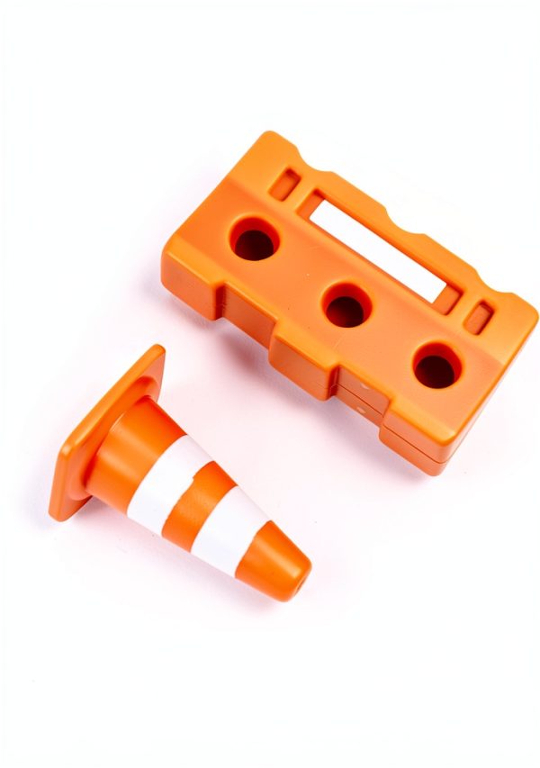 TEHAUX Mini Traffic Cones and Fences Set Educational Play Toy 14+-5