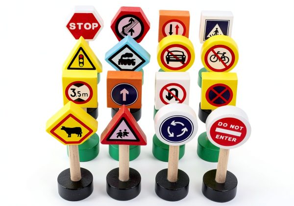 INOOMP Wooden Traffic Signs Set for Kids Educational Mini Road Signs-0